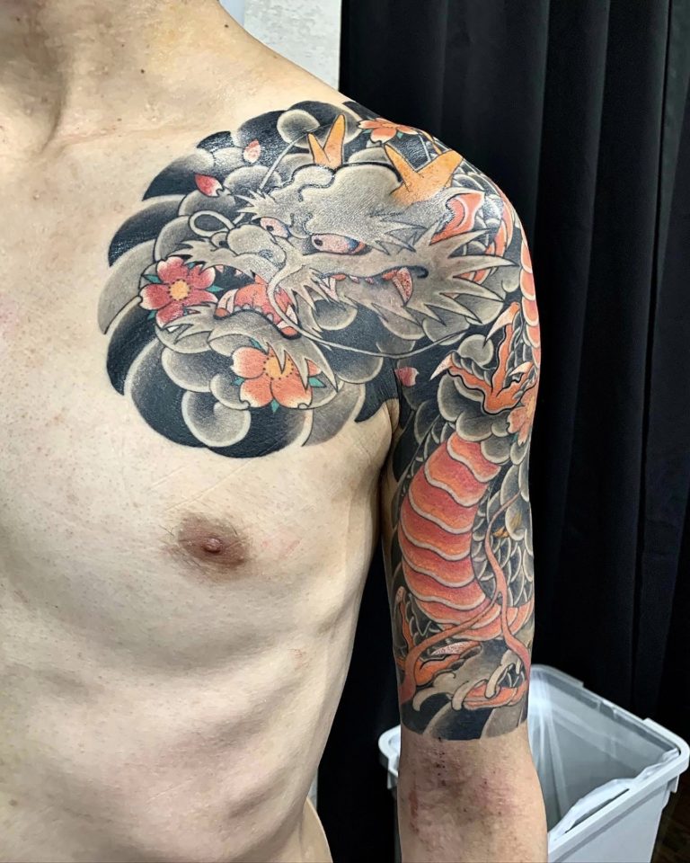 龍　桜のタトゥー作品の写真