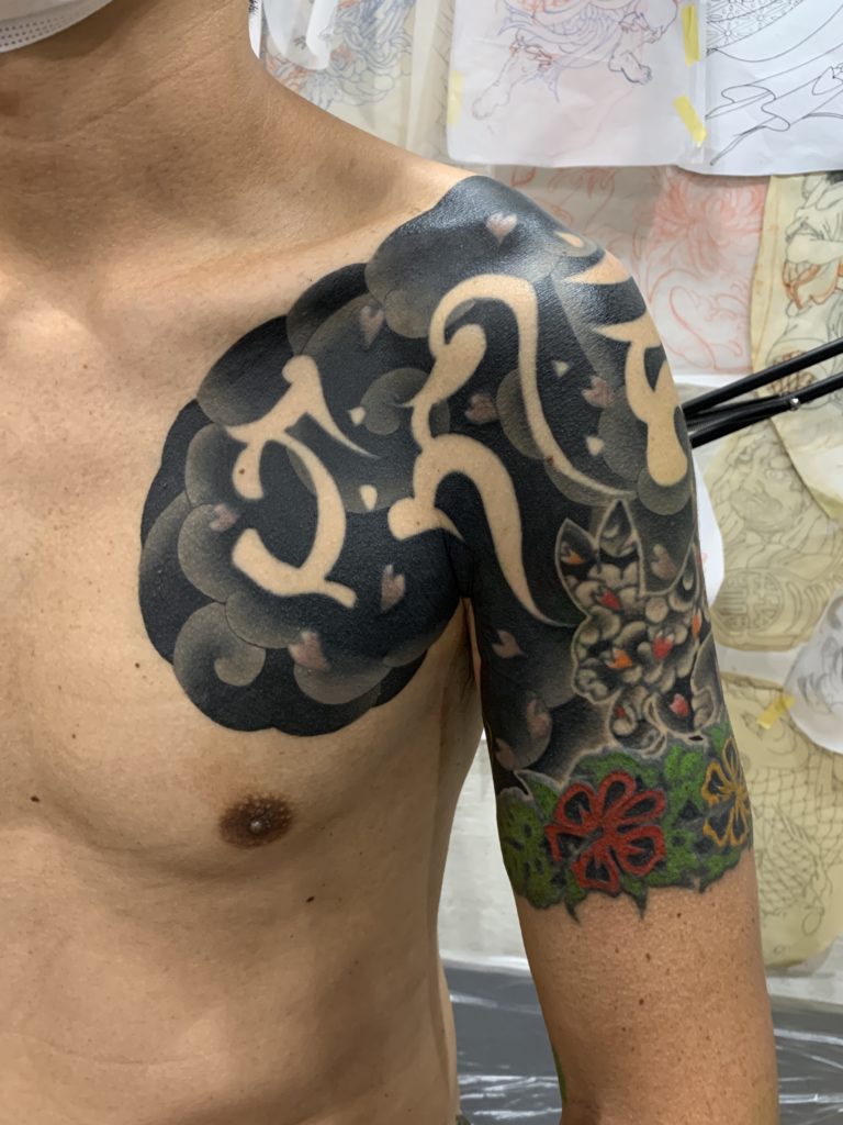 背景変更のタトゥー作品の写真