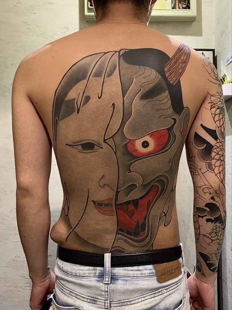 背中一面　般若　小面のタトゥー作品の写真