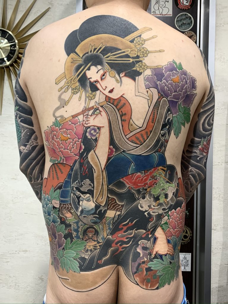 背中一面　地獄太夫のタトゥー作品の写真